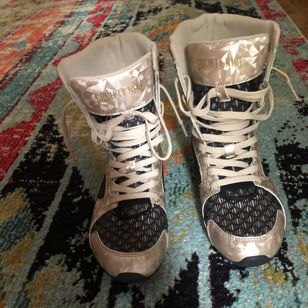 Black and gold Society Nine woman’s boxing shoes